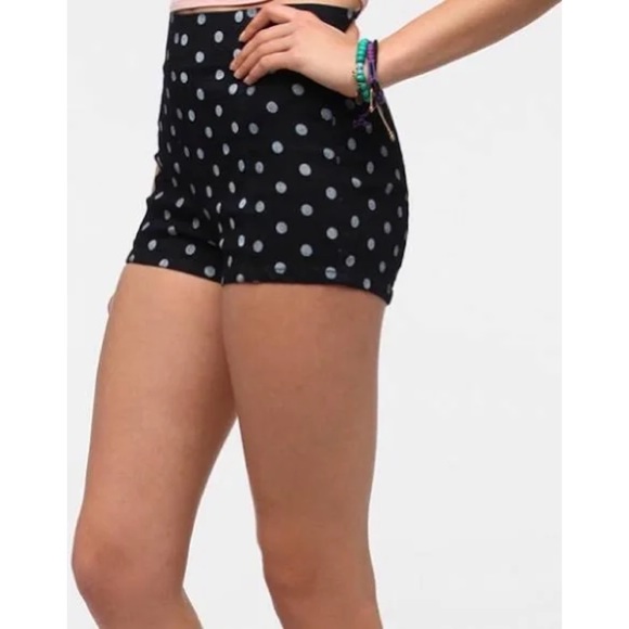 Urban Outfitters Kimchi Blue Back Zip Shorts - Picture 14 of 14